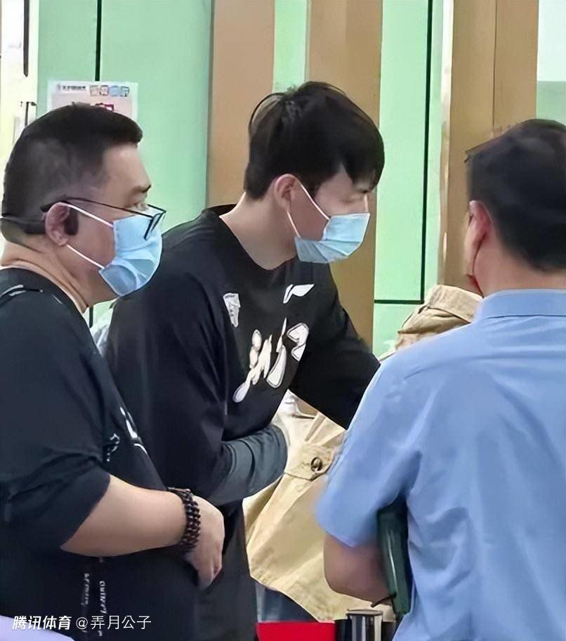 不过在赵卓越眼里，这可是一个金矿，因为现在到处都在治理棚户区，说拆迁就拆迁，一拆迁就赔房子，一排房子就是两三套。